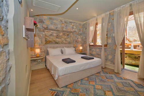 Sea-front Jacuzzi & Garden Luxury Rock Villa Ermioni