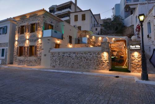 Sea-front Jacuzzi & Garden Luxury Rock Villa Ermioni
