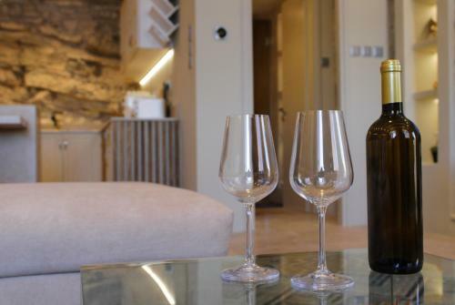 Sea-front Jacuzzi & Garden Luxury Rock Villa Ermioni