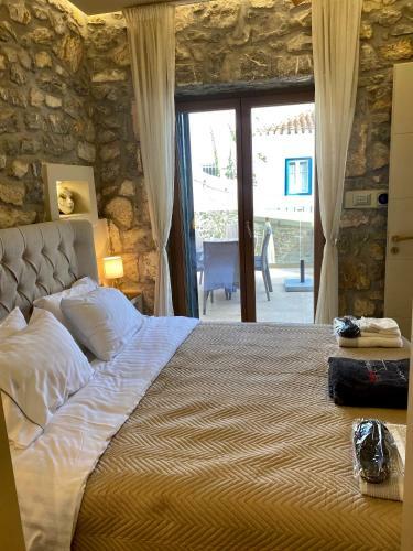 Sea-front Jacuzzi & Garden Luxury Rock Villa Ermioni