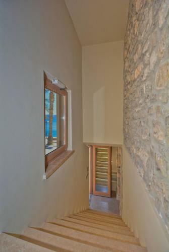 Sea-front Jacuzzi & Garden Luxury Rock Villa Ermioni