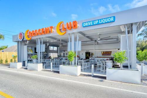Walk To Beach, Restaurants, Shopping/hot Tub!