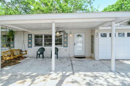 Walk To Beach, Restaurants, Shopping/hot Tub!