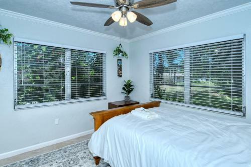 Walk To Beach, Restaurants, Shopping/hot Tub!