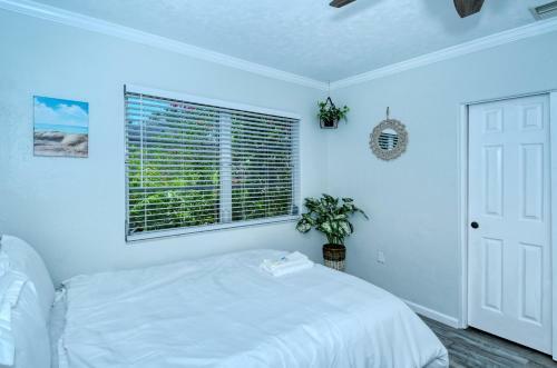 Walk To Beach, Restaurants, Shopping/hot Tub!