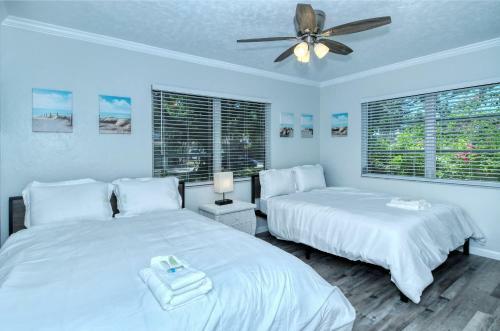 Walk To Beach, Restaurants, Shopping/hot Tub!