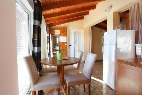 Apartments With A Parking Space Seget Vranjica, Trogir - 18138