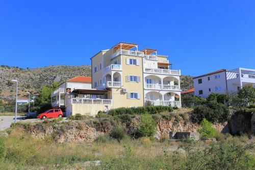 Apartments With A Parking Space Seget Vranjica, Trogir - 18138