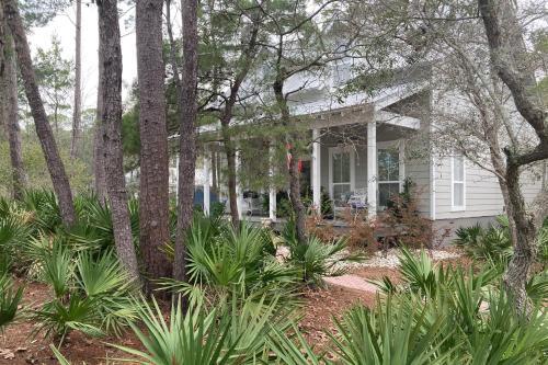 Under The Oaks Cottage In Blue Mountain Beach