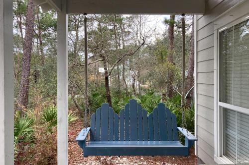 Under The Oaks Cottage In Blue Mountain Beach