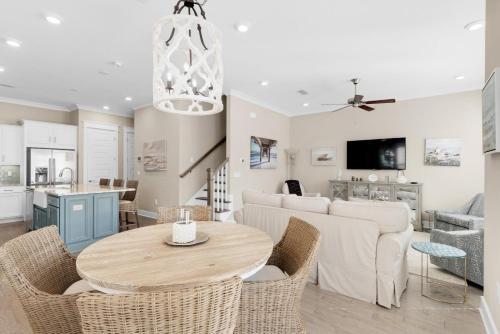 Town Of Prominence 326b- Seaside Paradise