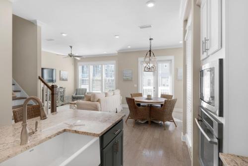 Town Of Prominence 326b- Seaside Paradise