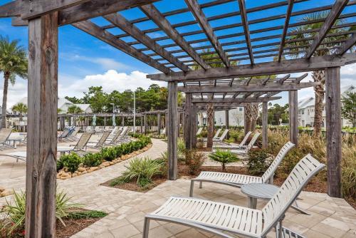 Town Of Prominence 326b- Seaside Paradise