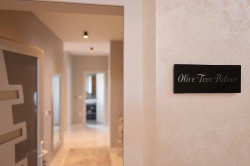 D-palace Apartments-olive Tree