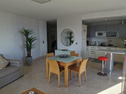 Sun Island Apartments