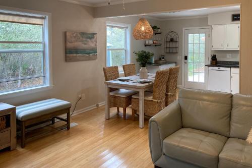 Twin Palms Cottage In Blue Mountain Beach