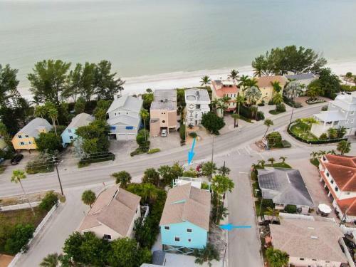 Sunset Beach Rowe House- 3 Decks W/ Beach Views