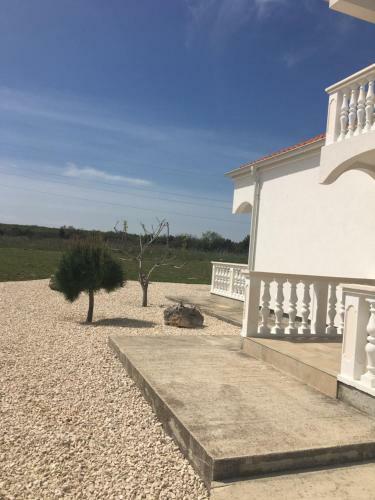Villa Zerava Nin
