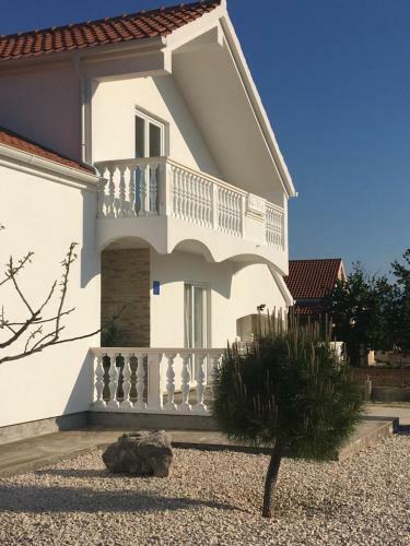 Villa Zerava Nin