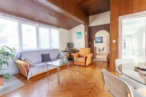 Sea And Lemon Tree Apartment