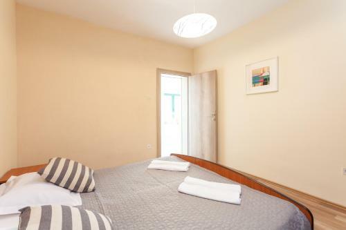Sea And Lemon Tree Apartment