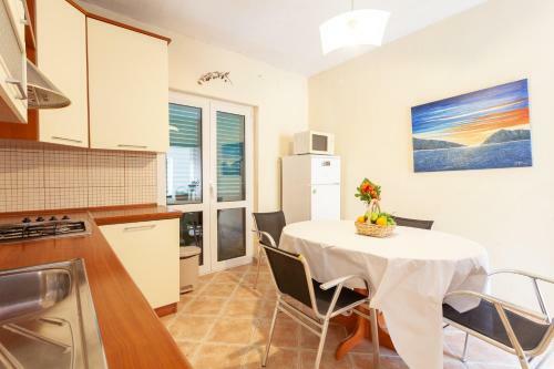 Sea And Lemon Tree Apartment