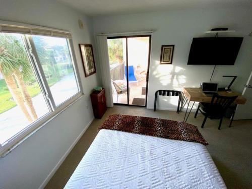 Ocean Village Club N35