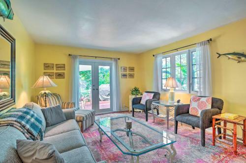 West Palm Beach Home With Vibrant Yard And Deck!