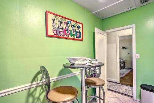 West Palm Beach Home With Vibrant Yard And Deck!