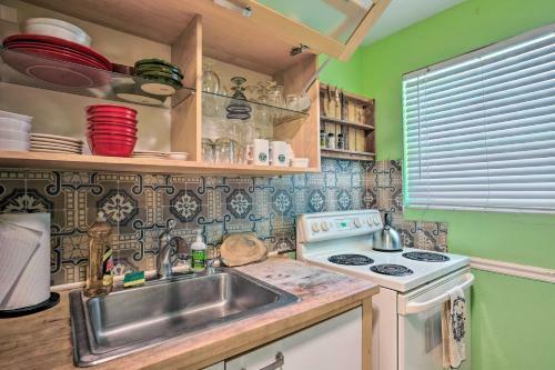 West Palm Beach Home With Vibrant Yard And Deck!
