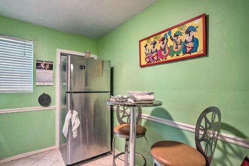West Palm Beach Home With Vibrant Yard And Deck!