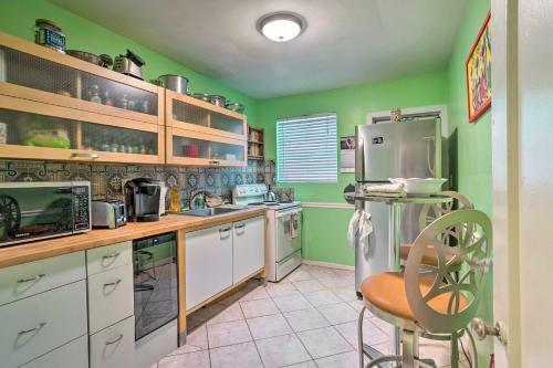 West Palm Beach Home With Vibrant Yard And Deck!