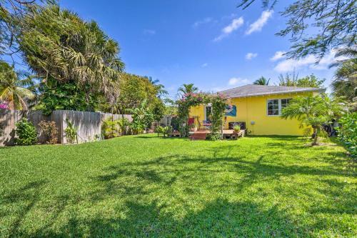 West Palm Beach Home With Vibrant Yard And Deck!