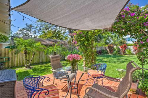 West Palm Beach Home With Vibrant Yard And Deck!