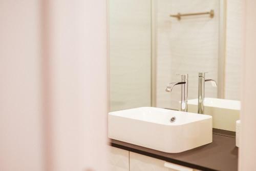 Rym Apartment - Madalenas