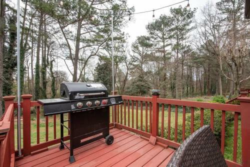 Relaxing Family Retreat/pool Table/large Deck/5beds/3baths