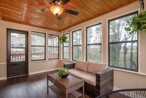 Relaxing Family Retreat/pool Table/large Deck/5beds/3baths