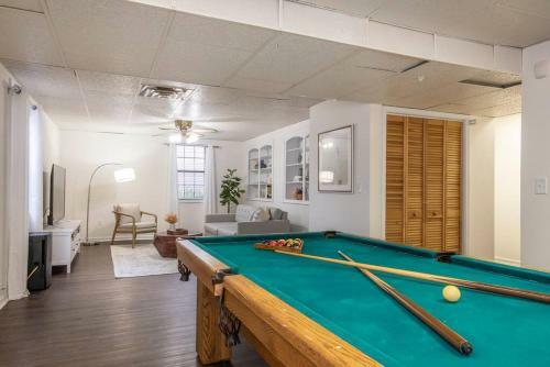 Relaxing Family Retreat/pool Table/large Deck/5beds/3baths