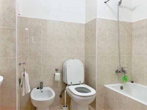 Charming Apartment With Pool