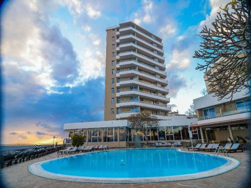 Charming Apartment With Pool