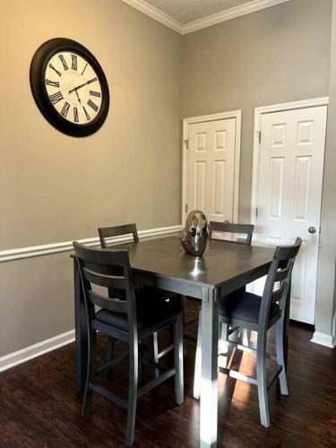 Apartamento Hidden Gem Spacious Townhouse!!