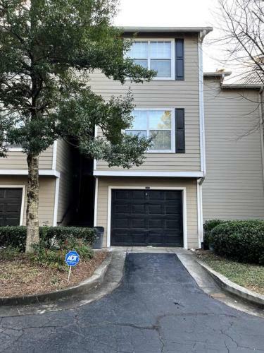 Apartamento Hidden Gem Spacious Townhouse!!