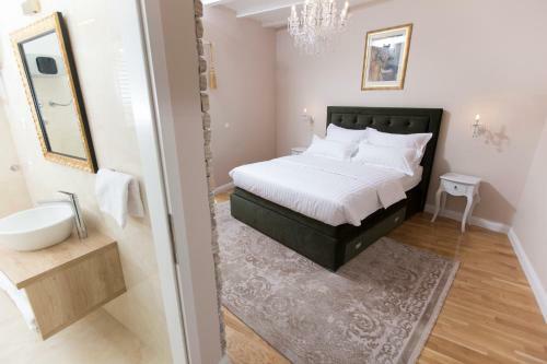 Hostal San Mihael Luxury Rooms