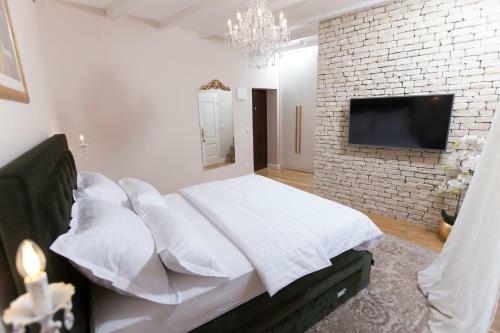 Hostal San Mihael Luxury Rooms