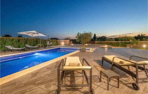 Two-bedroom Holiday Home In Filipana