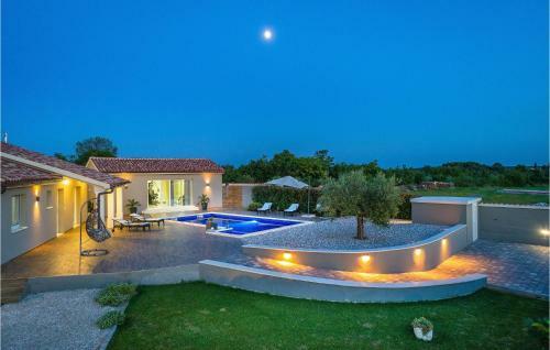 Two-bedroom Holiday Home In Filipana