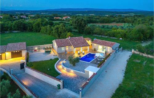 Two-bedroom Holiday Home In Filipana