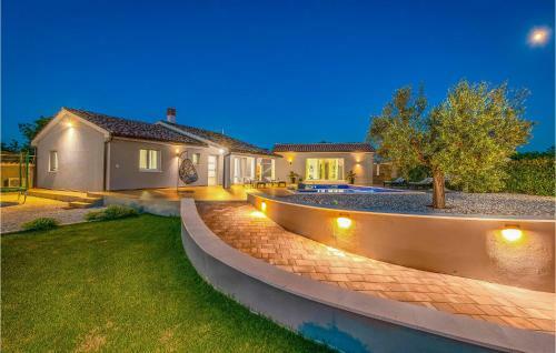 Two-bedroom Holiday Home In Filipana