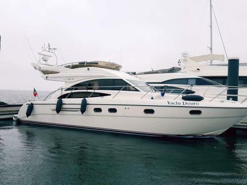 Yacht Douro