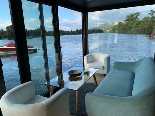 Houseboat Reina Sofia River View